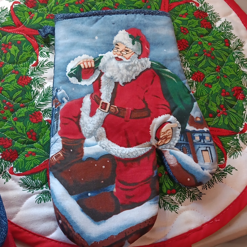 Christmas Kitchen Set - Picture 5 of 7